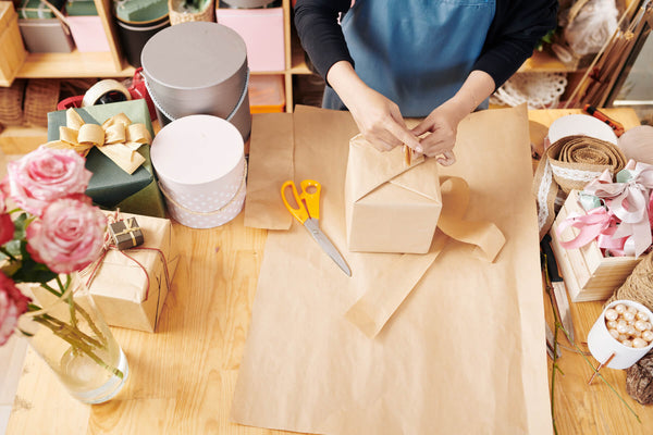 Verpackung in Geschenkpapier